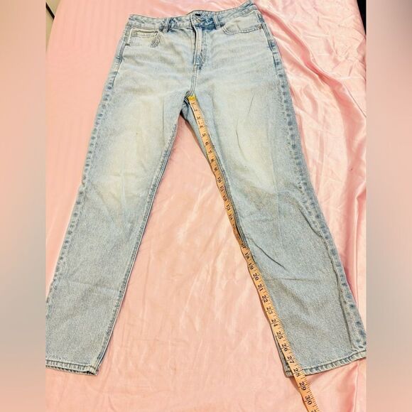 American Eagle Light Blue Women’s Strigid Mom Jeans , Size 8, Waist 30, Regular - Picture 5 of 8